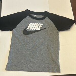 Boys Nike T-Shirt | Baseball Style | Black & Grey | Size Large (6-7yrs)